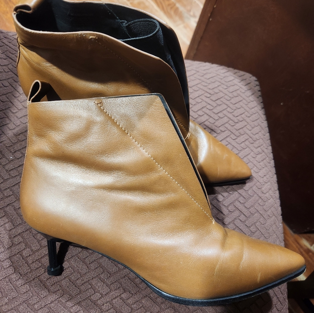 Mercedes Castillo small heel pointy toe bootie sz 40 10 - Picture 5 of 8